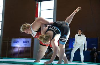 zawodniczki  sumo podczas walki (5).jpg
