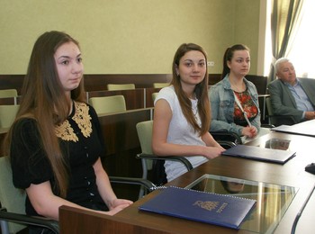 Studentki z Winnicy otrzymały stypendia7.jpg