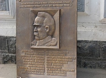 odsłonięcie tablicy Józefa Piłsudskiego w Winnicy11.jpg