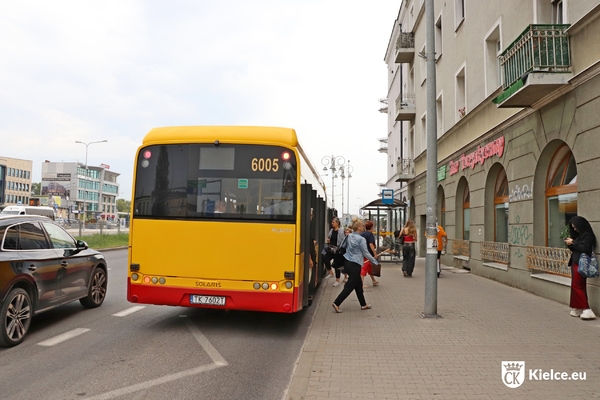 przystanek autobusowy przy ul Żelaznej