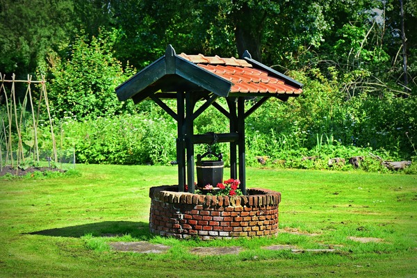 water-well-4247735_1280.jpg