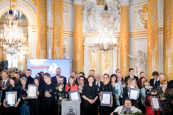 laureaci Lodołamaczy na wspólnym zdjęciu