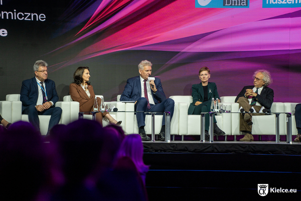 Paneliści Regionalnego Forum Ekonomiczne Nowa Energia