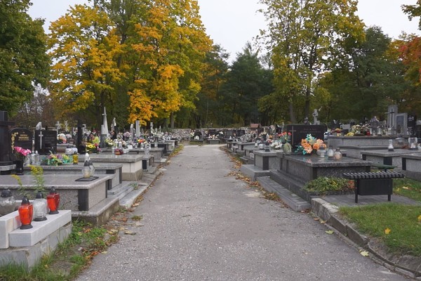 Cmentarz Komunalny.jpg