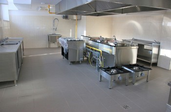 Trwa odbiór nowej kuchni w SP nr 8