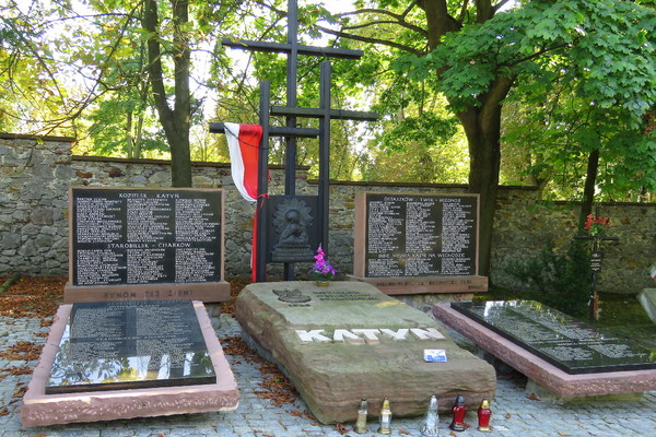 Pomnik Katyń.jpg