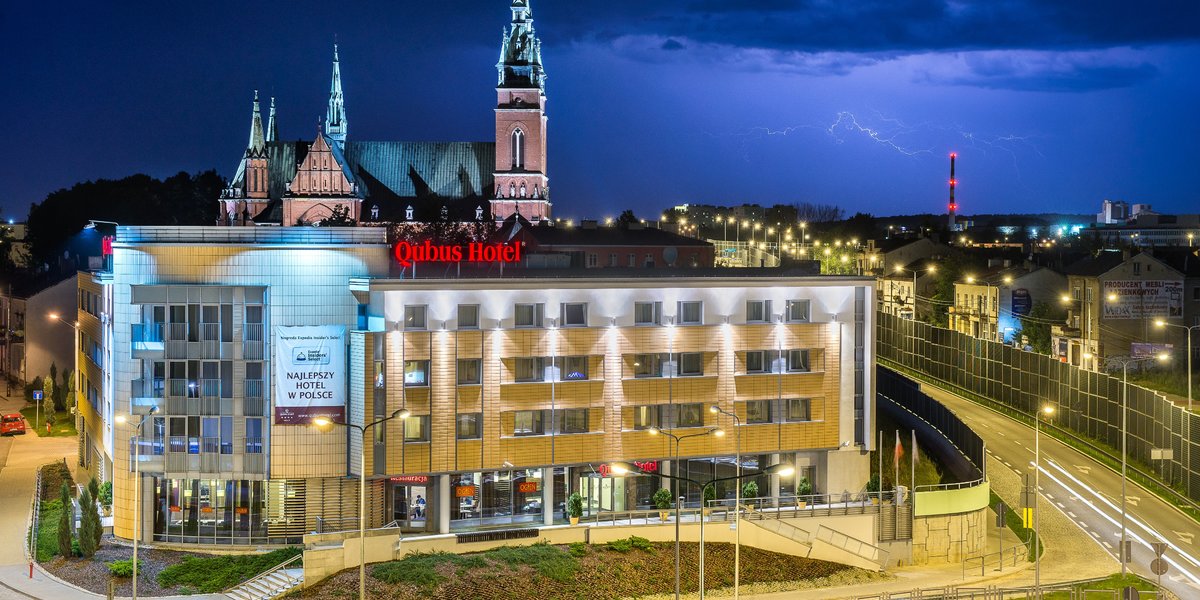 Qubus Hotel Kielce front.jpg