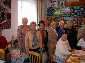 Seniorzy wizyta 2005 2.jpg