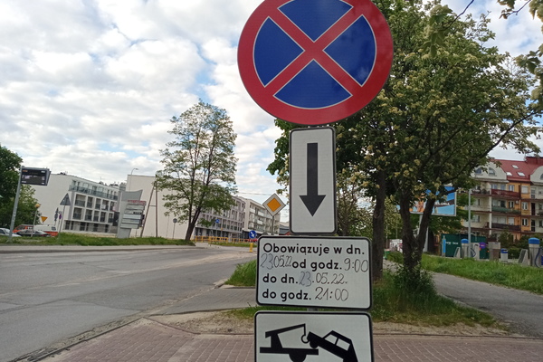W poniedziałek będzie obowiązywał zakaz parkowania na ul. Klonowej oraz Sandomierskiej