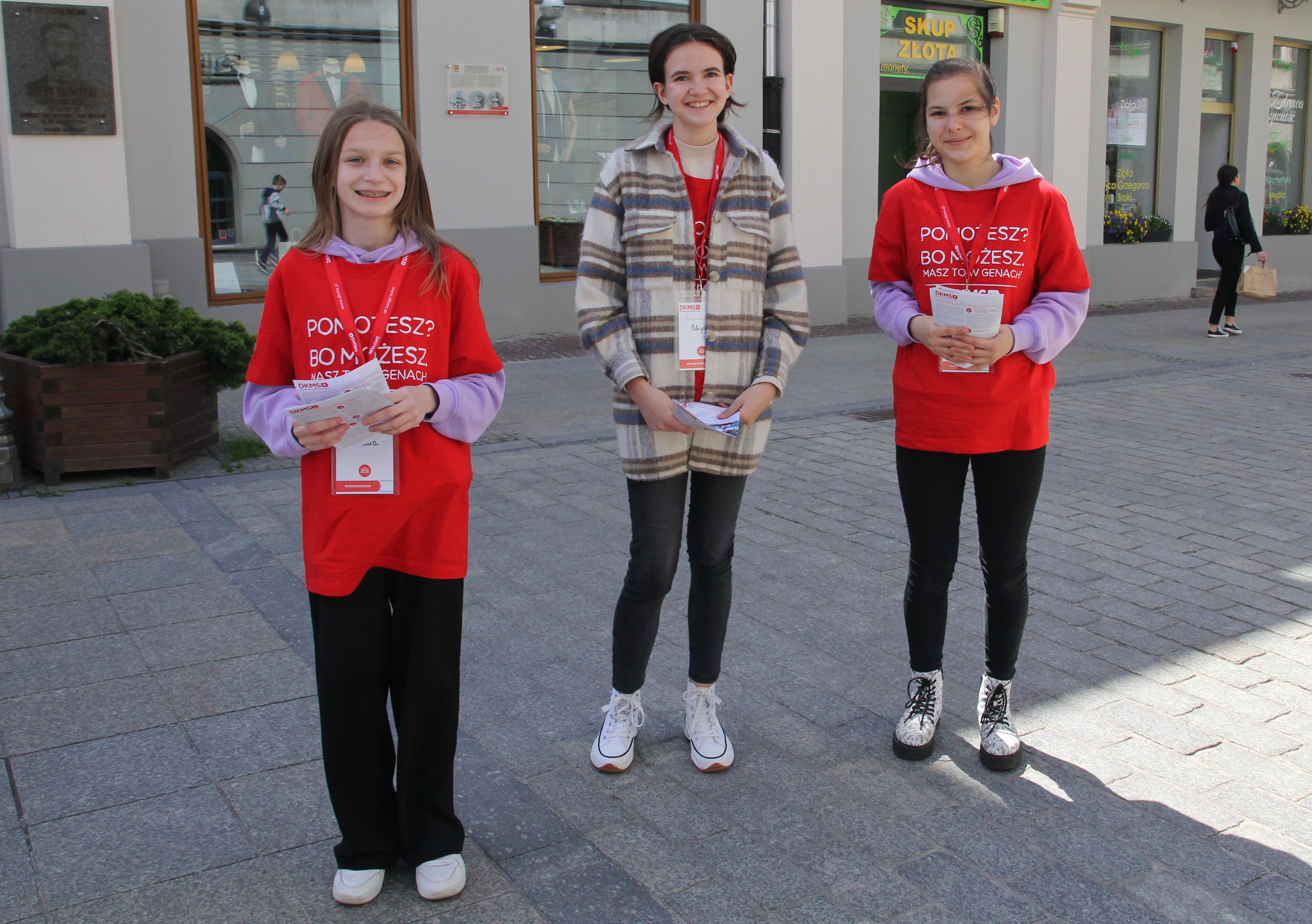 Trzy młode wolontariuszki Fundacji DKMS